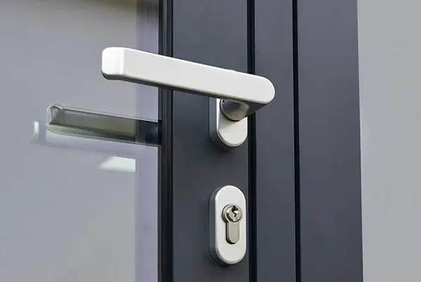 Tìm hiểu thêm về các tiêu chuẩn kính chống trộm hiện đại