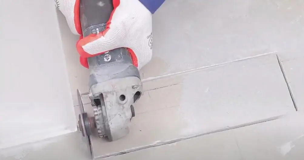 Mách bạn 6 bước quy trình lắp cửa kính thuỷ lực nhanh nhất