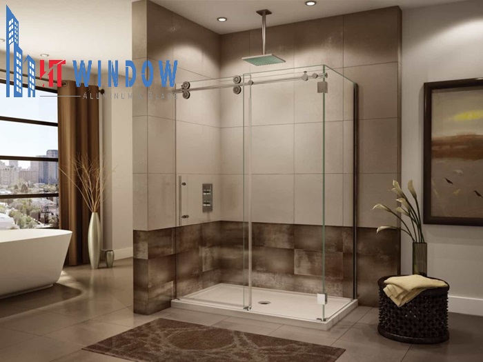 Kính cường lực nhà tắm có độ bền cao, khả năng chịu nhiệt tốt