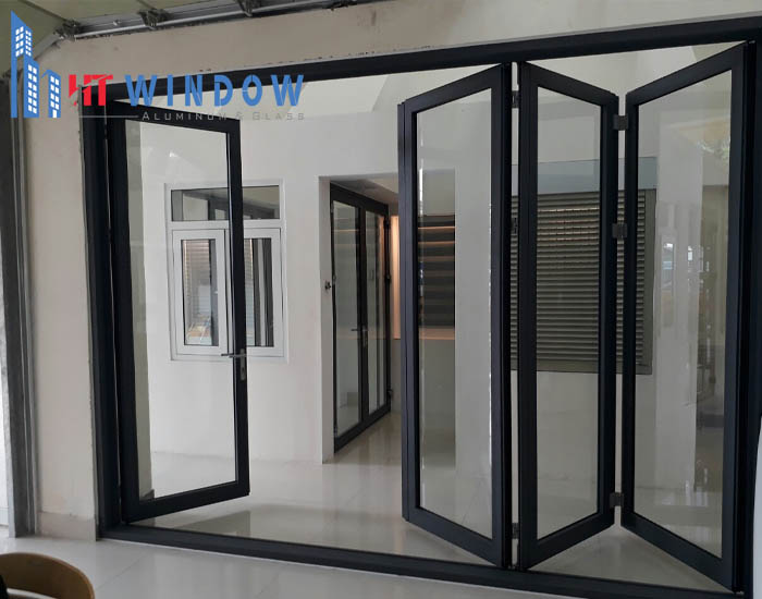 Cửa nhôm rãnh C dễ thi công và lắp đặt