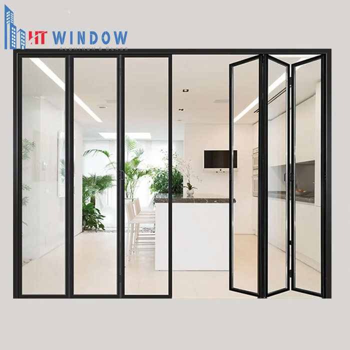 Cửa có tính thẩm mỹ cao, giúp không gian trở nên sang trọng hơn