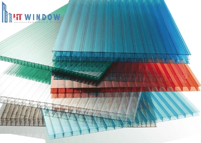 Tấm polycarbonate là loại nhựa tổng hợp, thuộc nhóm polymer nhiệt dẻo, có cấu trúc hóa học đặc biệt