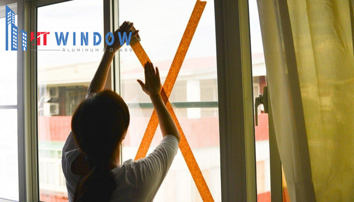Dán Băng Keo Cửa Kính Chống Bão Có Hiệu Quả Không?