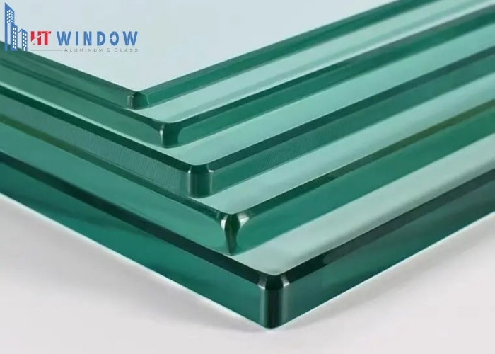 Các góc và cạnh của kính cường lực luôn được mài cẩn thận, bo tròn