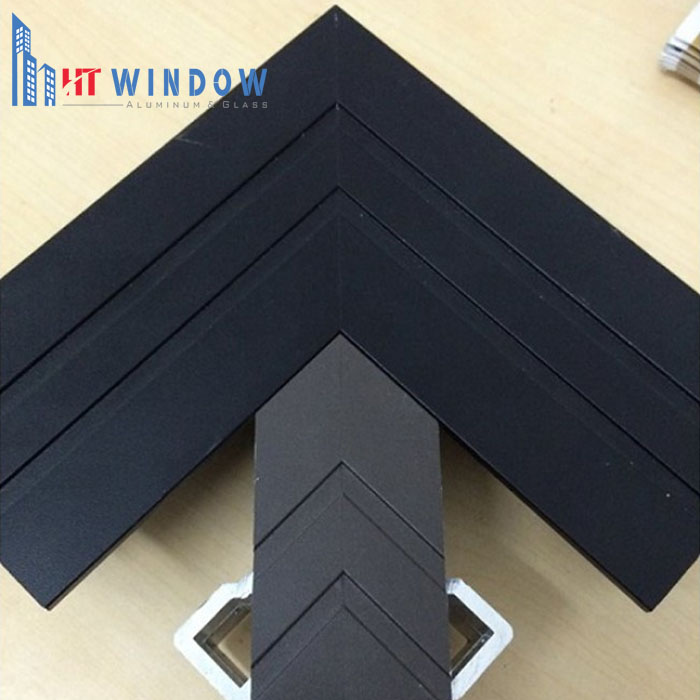 Hình ảnh ép góc cửa nhôm Xingfa
