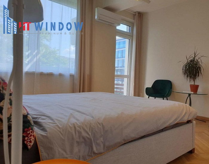 Cửa khít sẽ giúp phòng nhanh mát và mát lâu hơn khi sử dụng điều hoà