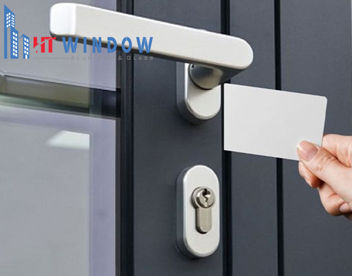 Có thể dùng thẻ ngân hàng để mở khoá tay nắm tròn