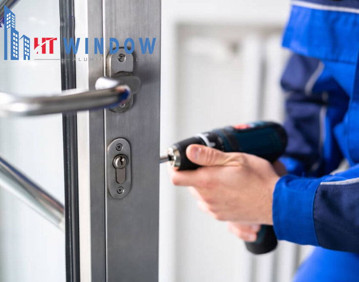 Hãy gọi thợ sửa khóa chuyên nghiệp nếu bạn không có kinh nghiệm