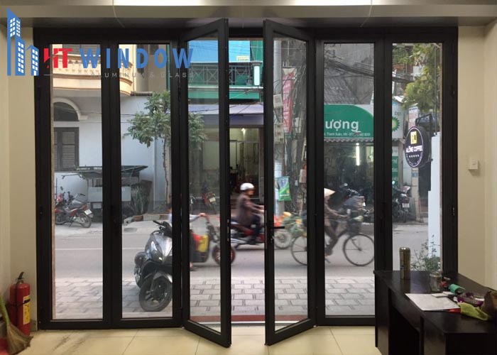 Cửa kính an toàn nếu là nhôm chính hãng và sử dụng kính cường lực chất lượng