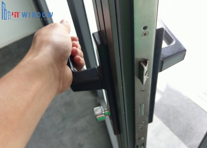 Hệ thống phụ kiện kim bị gãy, biến dạng hoặc hư hỏng nặng nên gọi thợ đến sửa