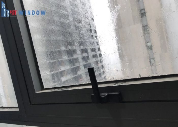 Tác hại của hiện tượng cửa sổ bị hấp hơi nước kéo dài