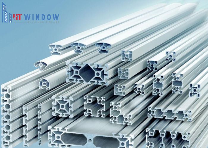Nhôm định hình là các thanh nhôm được sản xuất thông qua quy trình đùn ép kim loại