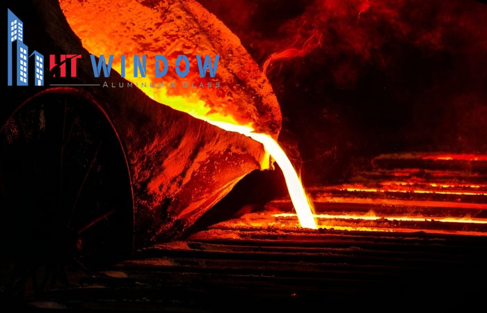 Nhiệt độ nóng chảy là ngưỡng nhiệt độ mà một chất chuyển từ dạng rắn sang lỏng