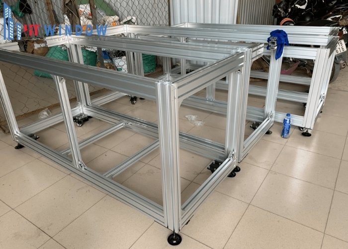 Các kỹ sư lựa chọn nhôm U làm khung sườn cho băng tải, băng chuyền hàng hóa