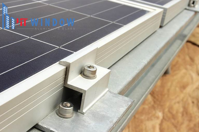 Khung đỡ các tấm pin năng lượng mặt trời