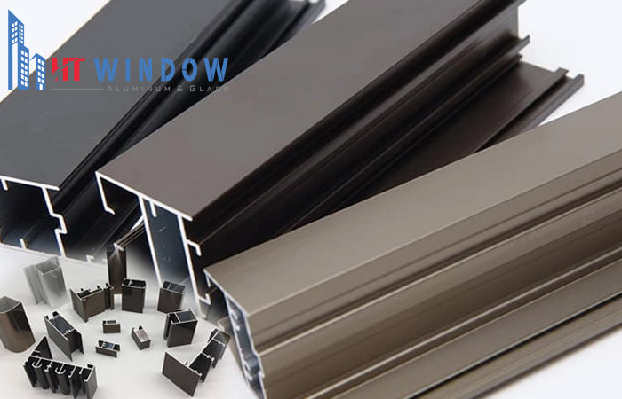 Khi sở vào nhôm ta sẽ thấy ấm hơn khi sờ vào inox