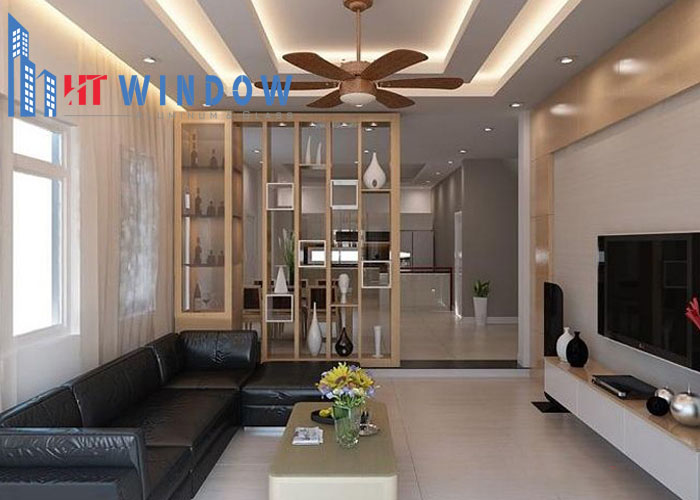 Vách kính kết hợp tủ bếp hoặc kệ trang trí