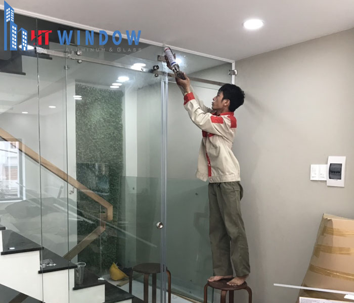 Lắp đặt sai cách có thể khiến kính cường lực bị vỡ