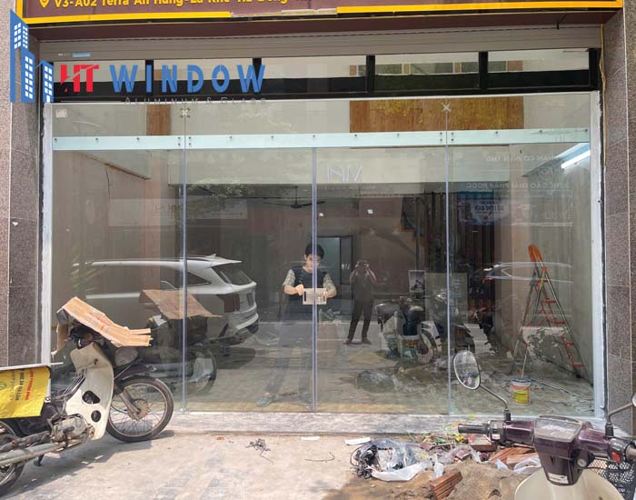 Liên hệ HTWindow để được lắp đặt cửa kính cường lực chất lượng