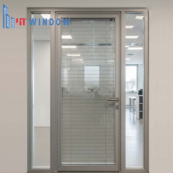 Giá cửa nhôm kính hộp có rèm sẽ bị ảnh hưởng bởi nhiều yếu tố