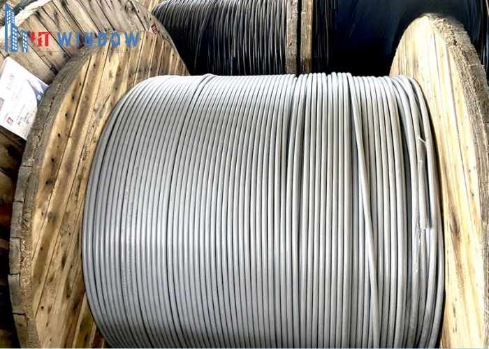 Khối lượng riêng thấp của nhôm làm giảm áp lực vật lý lên các tay xà và bát sứ cách điện trên cột cao