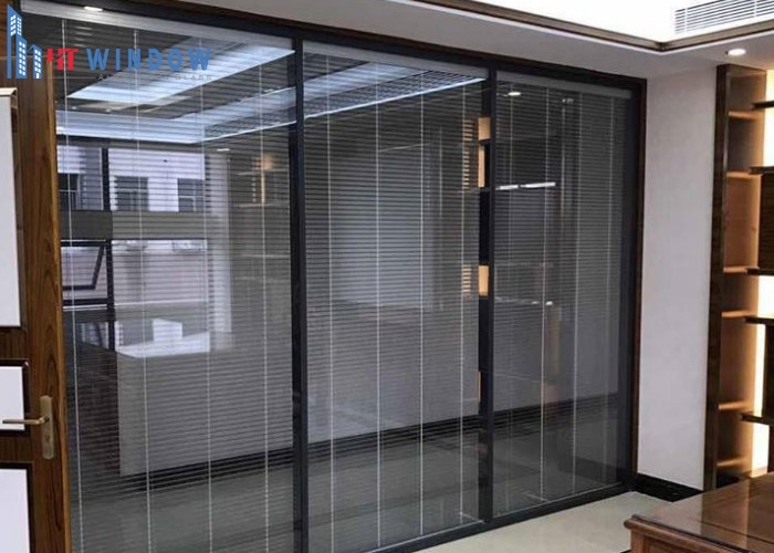 Hệ thống cửa kính hộp chân không găn chặn hơi nóng từ mặt đường và duy trì nhiệt độ ổn định cho phòng khách