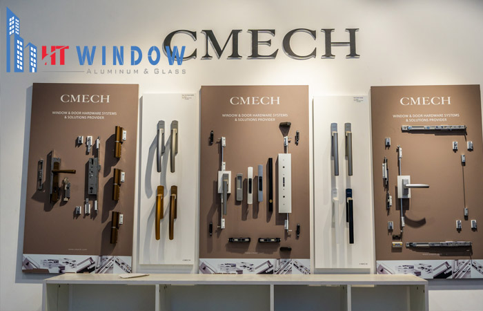 Phụ kiện đi kèm cũng là một trong những yếu tố ảnh hưởng đến giá cửa nhôm Maxpro