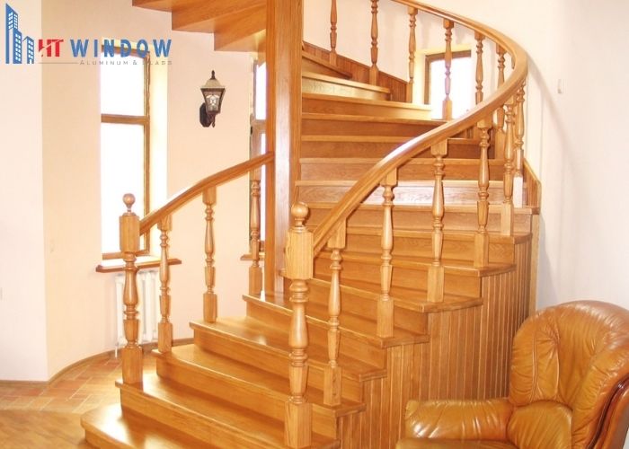 Các đường vân gỗ tự nhiên tạo nên nét độc bản và mang lại cảm giác gần gũi với thiên nhiên